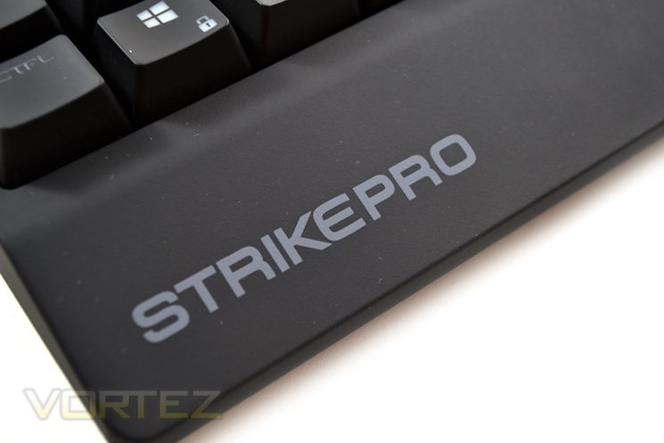 ozone-strike-pro-wristrest.jpg