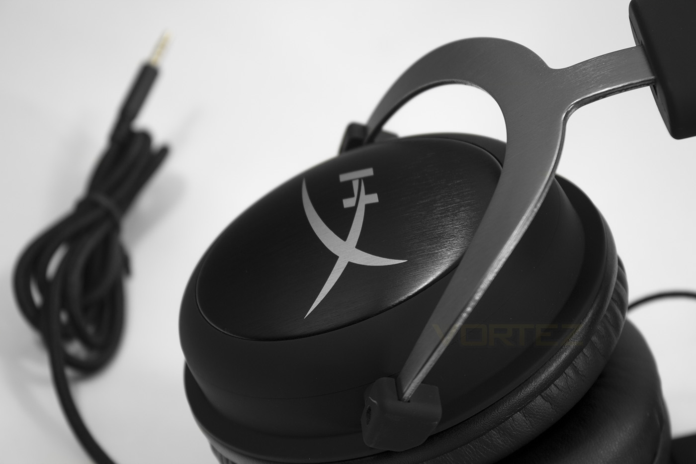 kingston hyperx cloud ii side.jpg