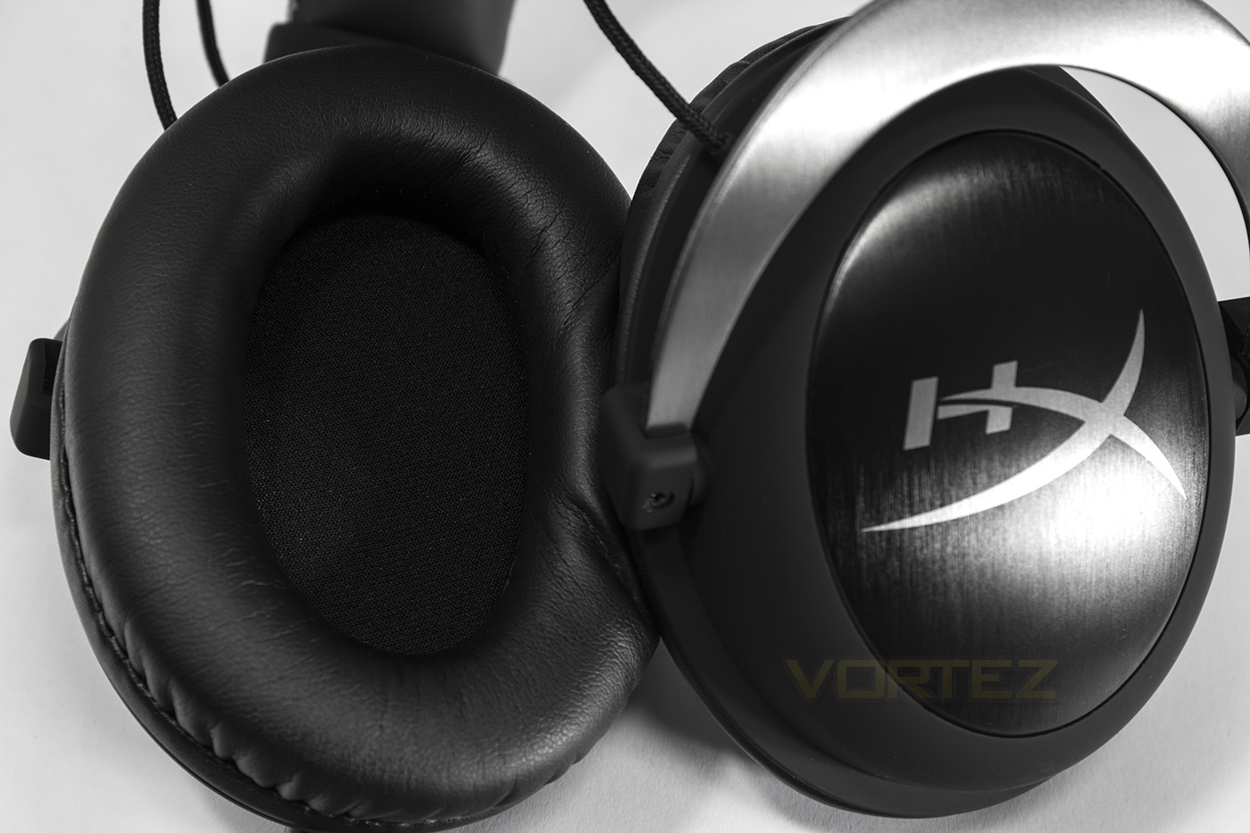 kingston hyperx cloud ii earcup.jpg