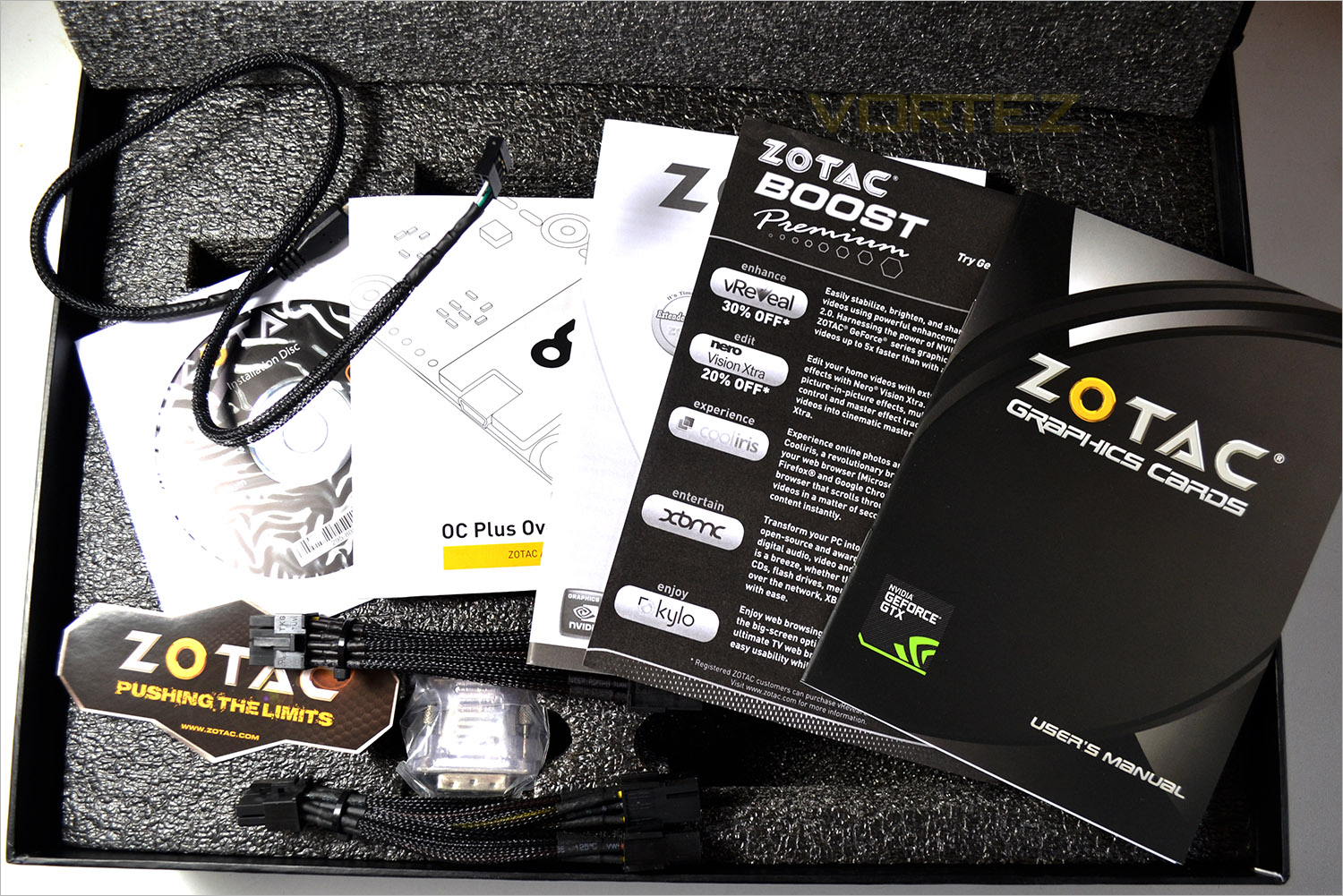 zotac-gtx-970-amp-extreme-core-accessories2.jpg