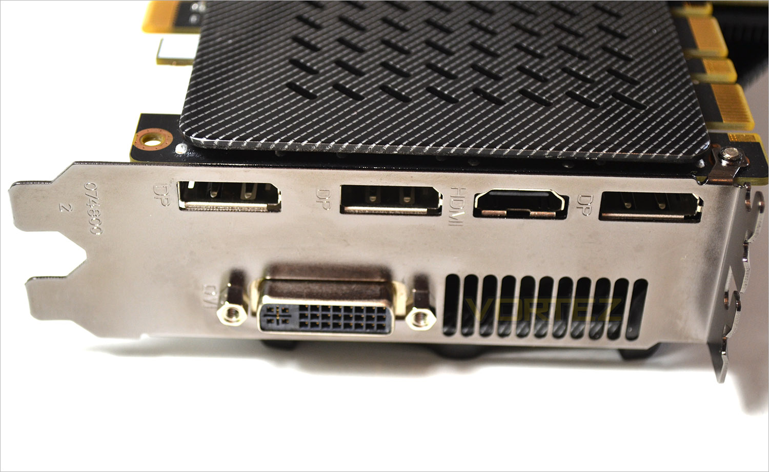 zotac-gtx-970-amp-extreme-core-io2.jpg