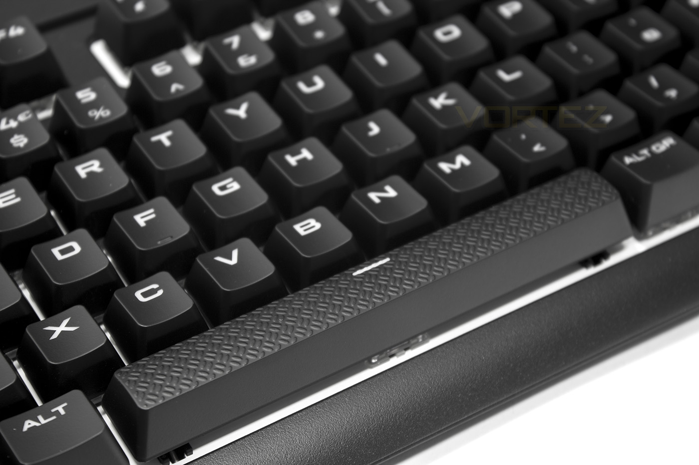corsair strafe rgb space.jpg