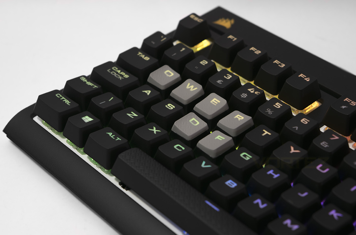 corsair strafe rgb keycaps.jpg