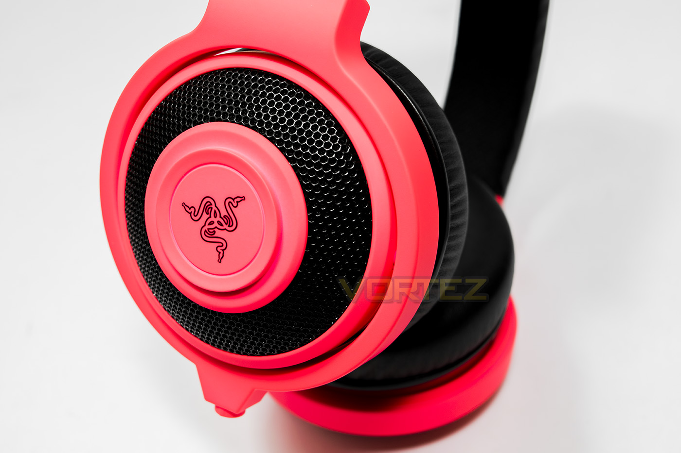 razer kraken mobile side colour.jpg