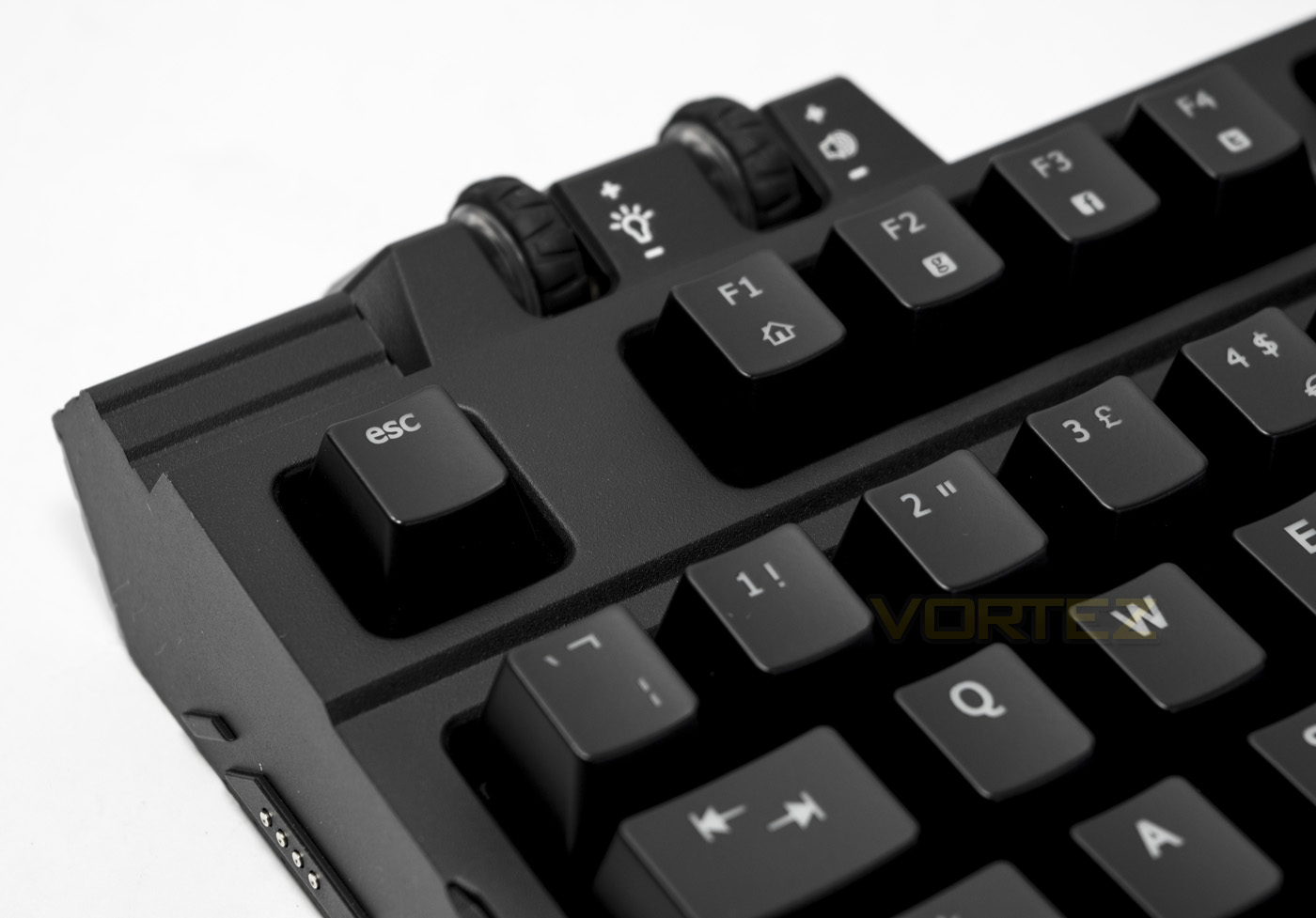 aorus thunder k7 80% wheels.jpg
