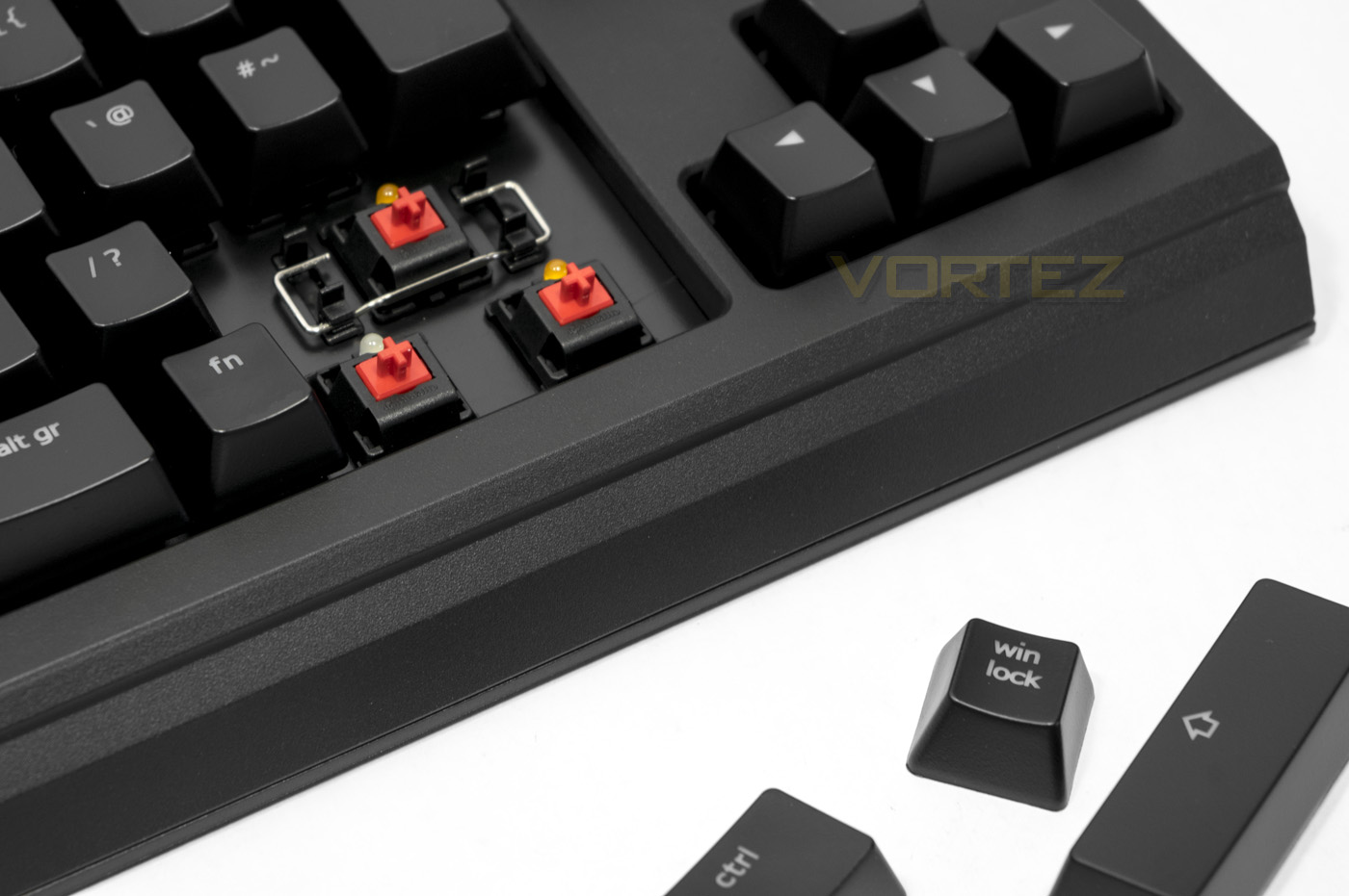 aorus thunder k7 80% switches.jpg