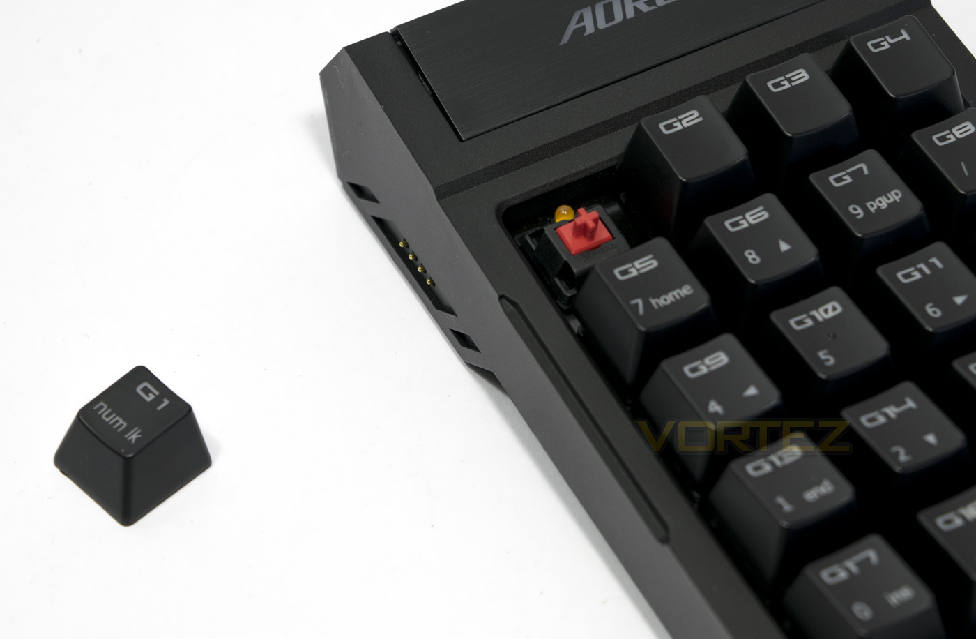 aorus thunder k7 20% red switches.jpg