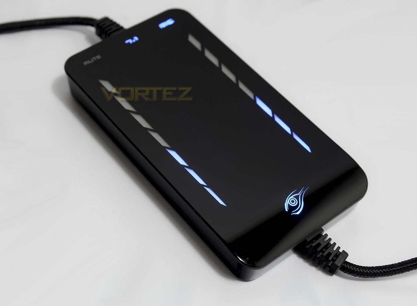gigabyte force h5 control box lighting.jpg