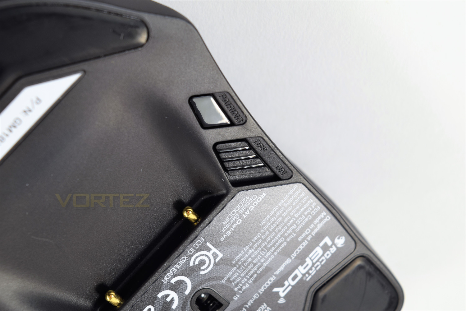 roccat leadr - underside switches.jpg