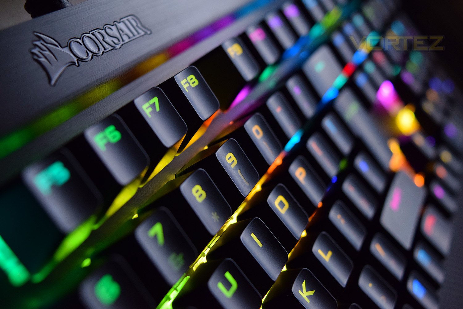 corsair_k70_lux_rgb_rgb_1.jpg