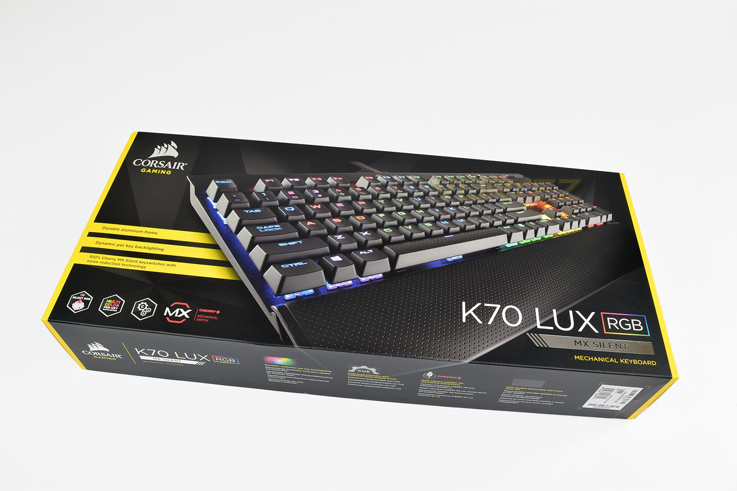 corsair_k70_lux_rgb_front_box.jpg