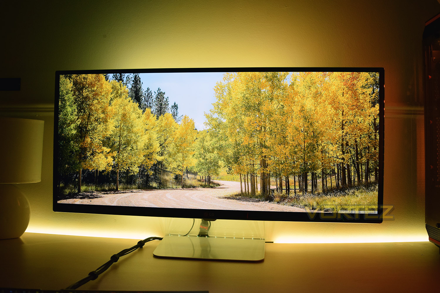razer_chroma_hdk_yellow_rgb.jpg
