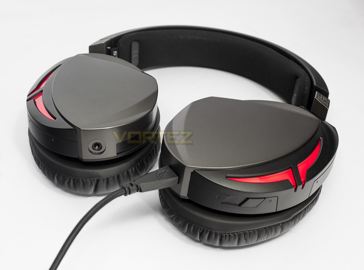 asus_rog_strix_fusion_300_testing.jpg