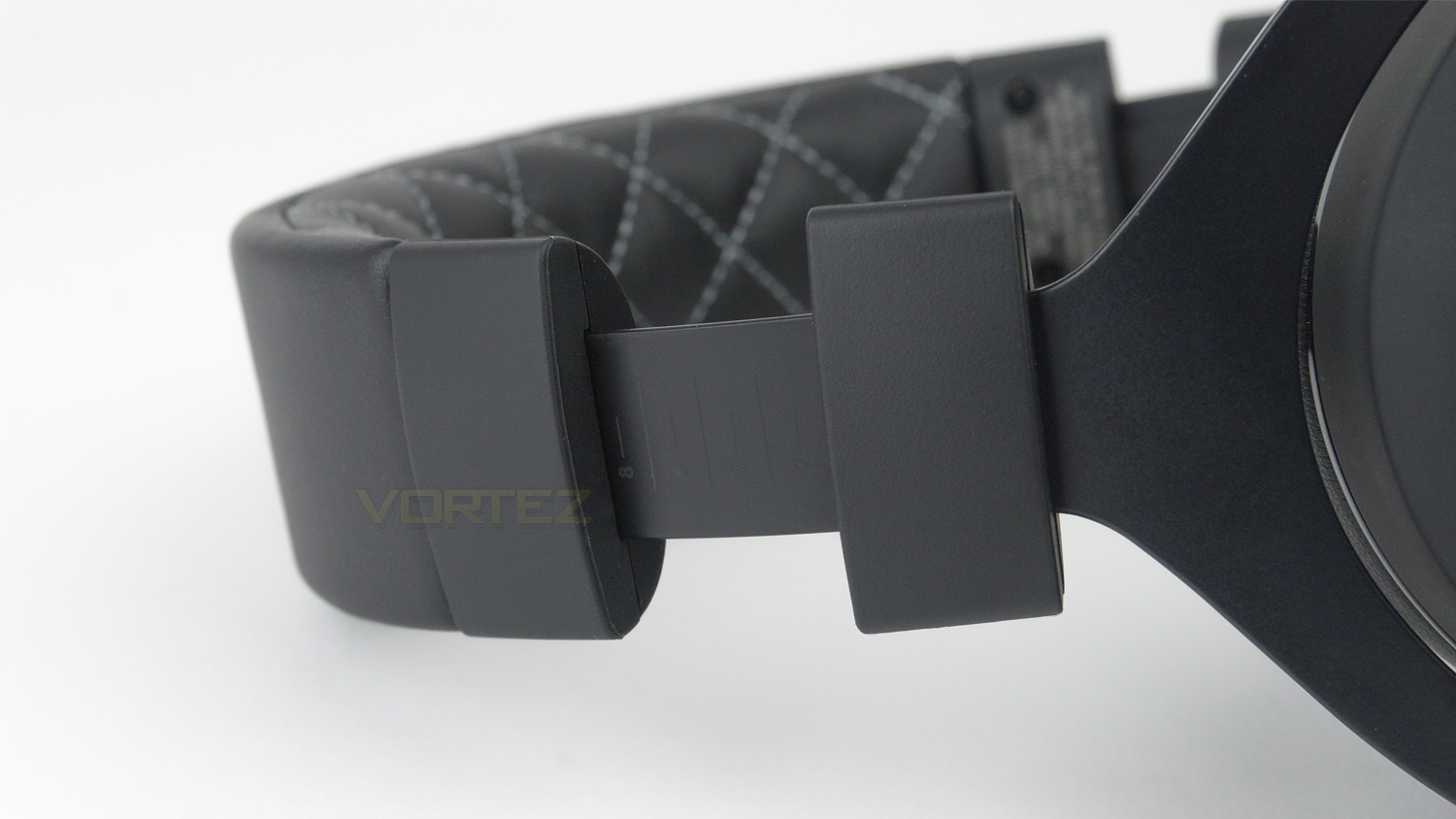 corsair_hs70_review_headband_adjustment.jpg