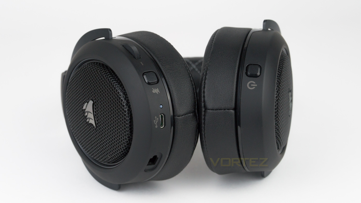 corsair_hs70_review_on-cup_controls.jpg