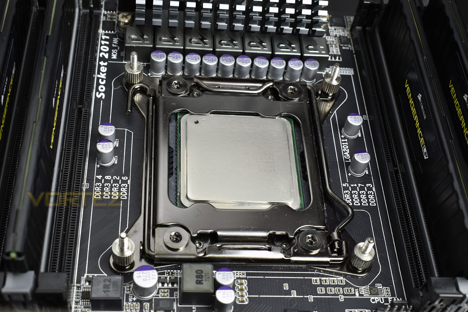 deepcool_castle_240_rgb_install_cpu.jpg