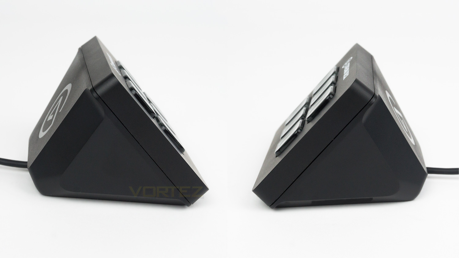 elgato_stream_deck_mini_review_left_&_right_side.jpg