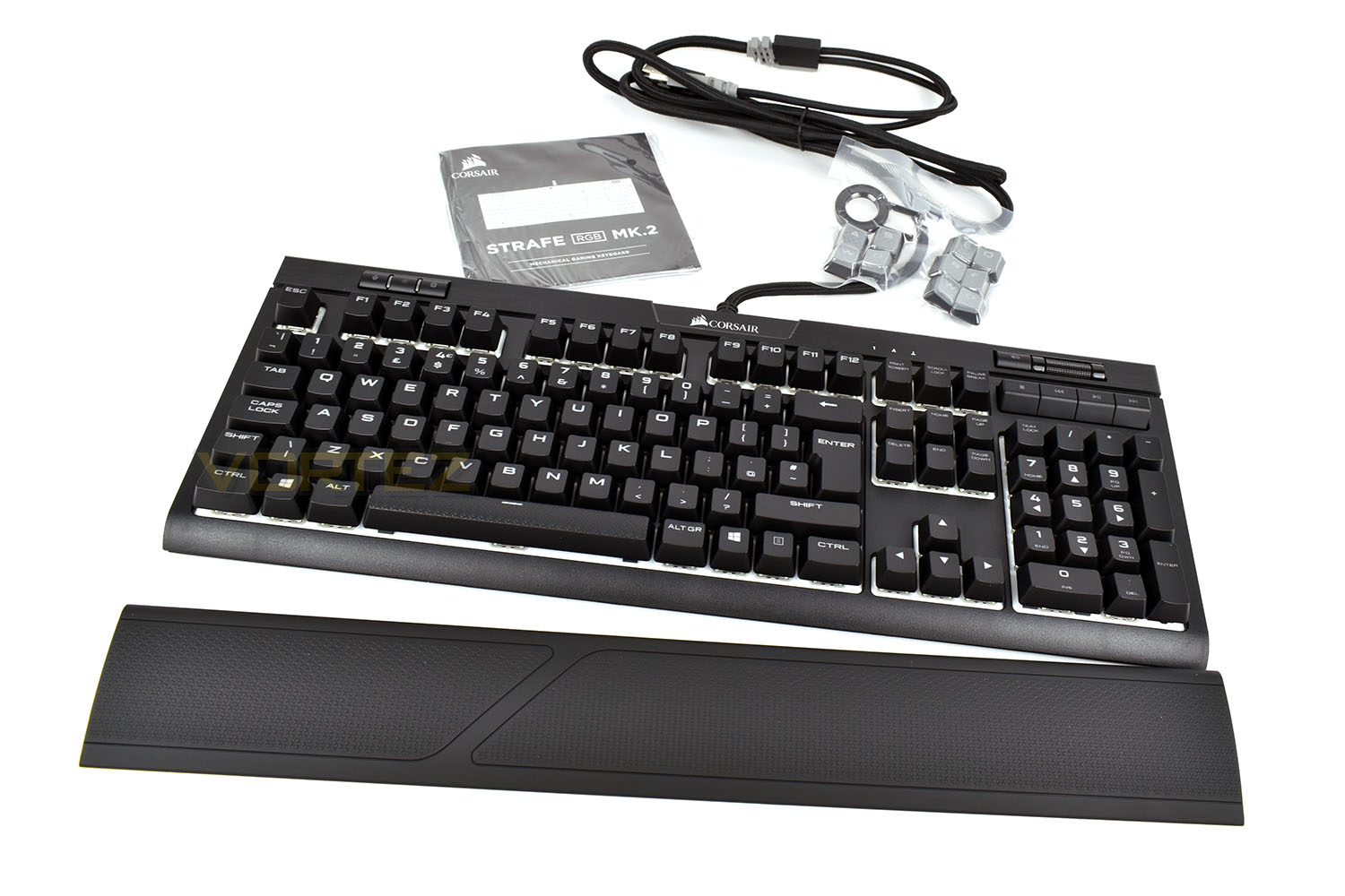 corsair_strafe_rgb_mk.2_bundle.jpg