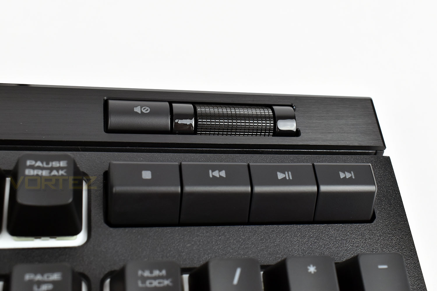 corsair_strafe_rgb_mk.2_media_keys.jpg