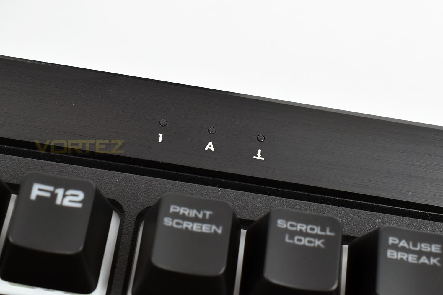 corsair_strafe_rgb_mk.2_led_indicators.jpg