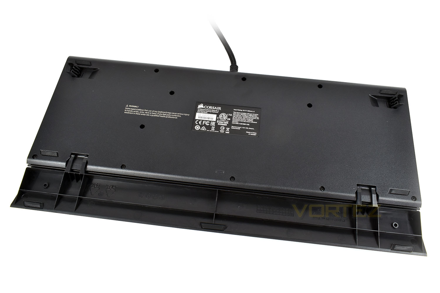 corsair_strafe_rgb_mk.2_underside.jpg
