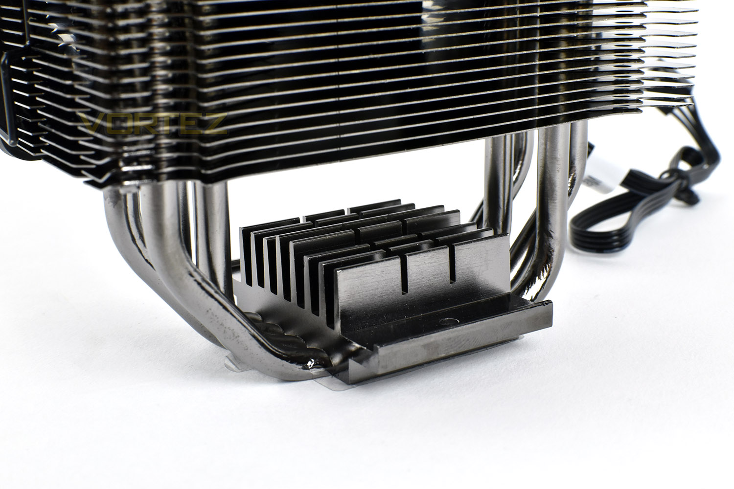 cooler_master_hyper_212_black_edition_base_heatsink.jpg