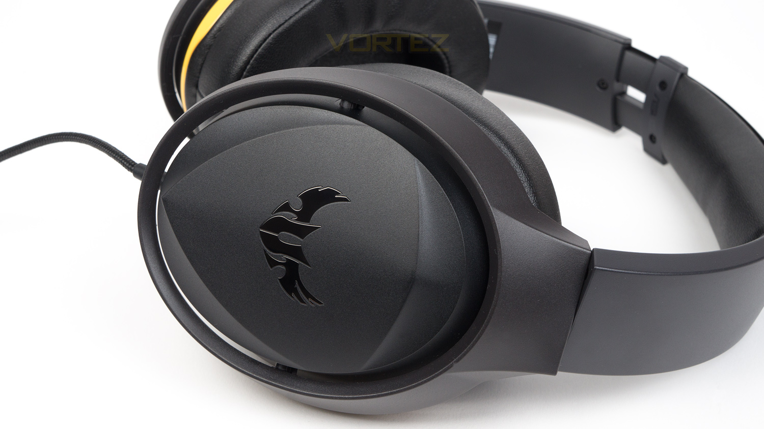 asus_tuf_gaming_h5_review_left_side.jpg