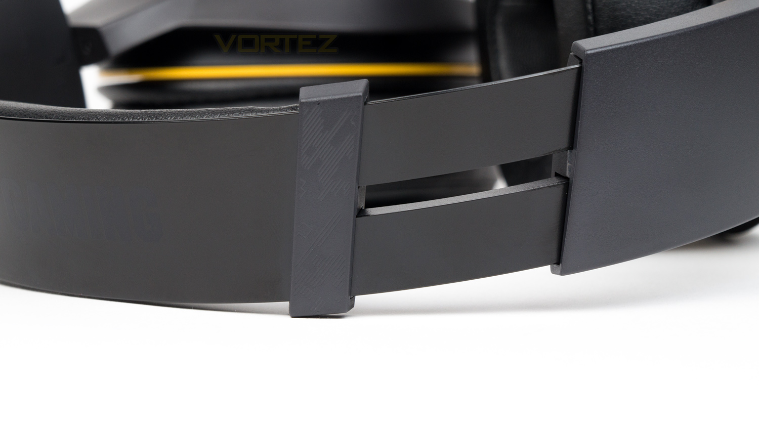 asus_tuf_gaming_h5_review_adjustment.jpg