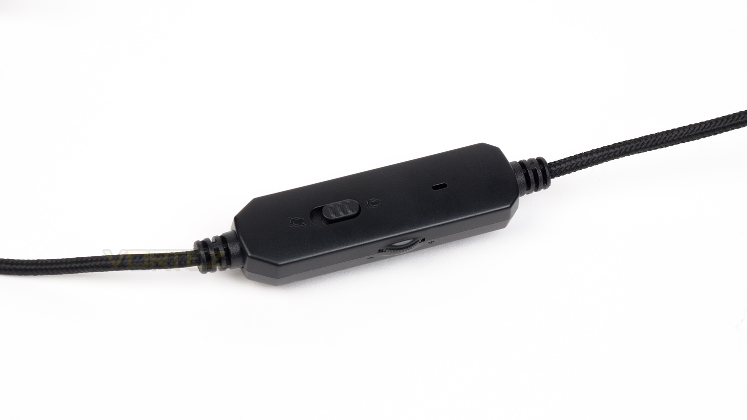 asus_tuf_gaming_h5_review_inline_controller.jpg