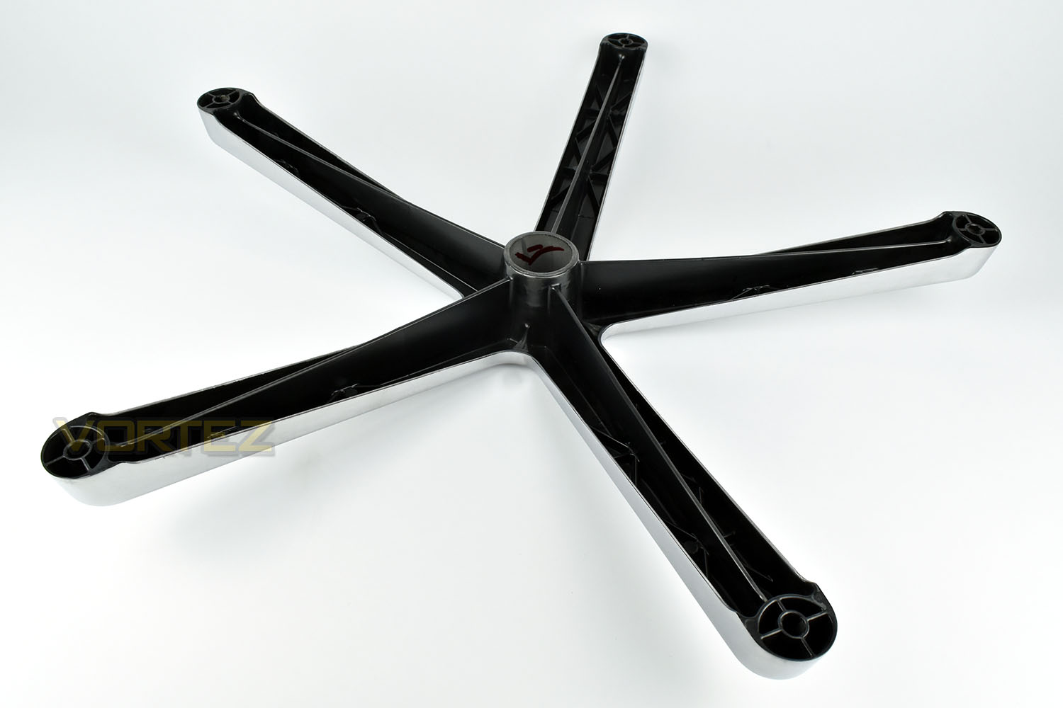 ak_racing_masters_series_max_base_underside.jpg