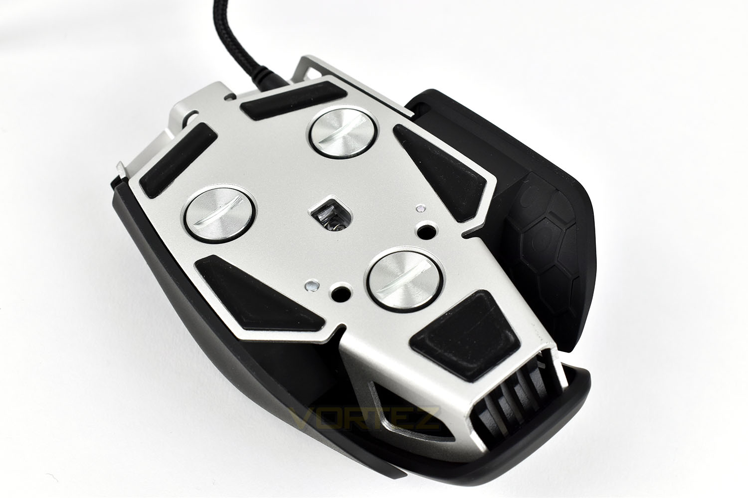 corsair_m65_rgb_elite_bottom.jpg