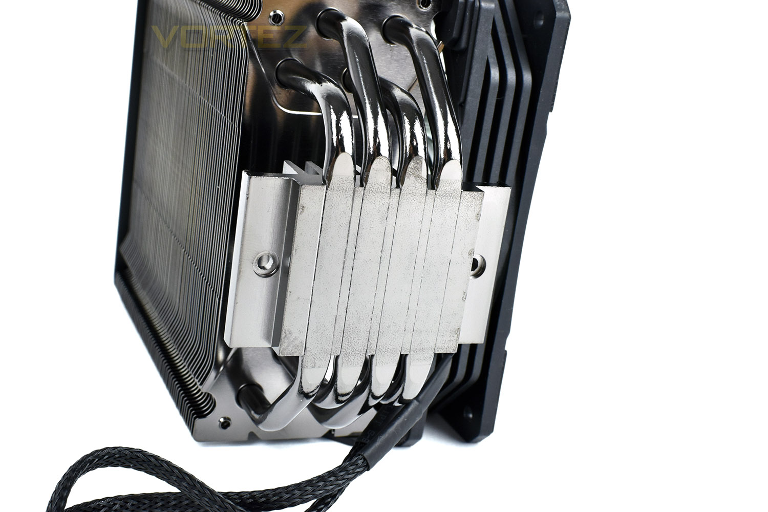 cooler_master_hyper_212_rgb_black_edition_base.jpg