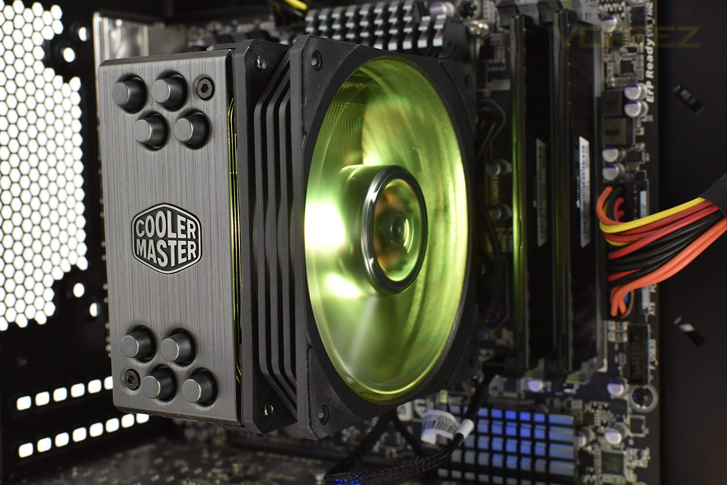 cooler_master_hyper_212_rgb_black_edition_3.jpg