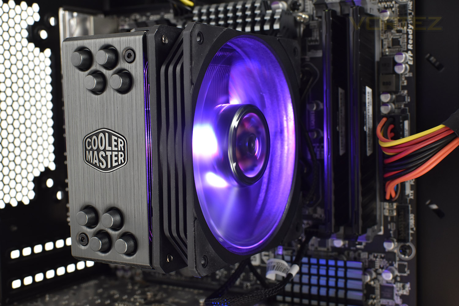 cooler_master_hyper_212_rgb_black_edition_5.jpg