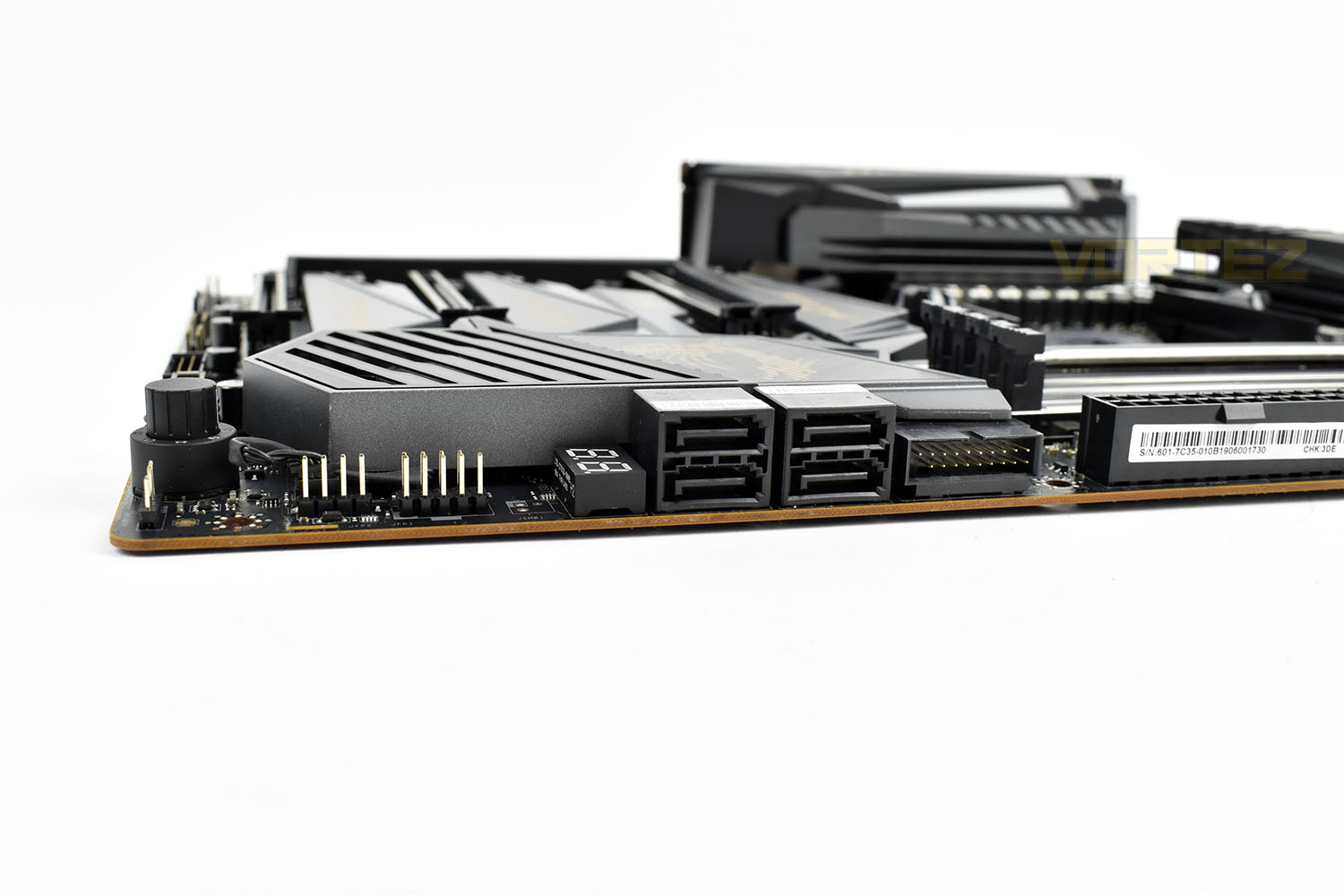 msi_meg_x570_ace_sata.jpg