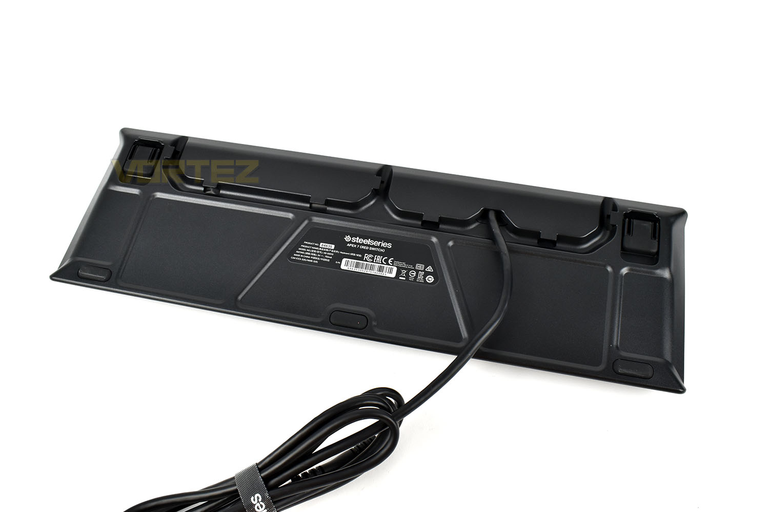 steelseries_apex_7_underside.jpg