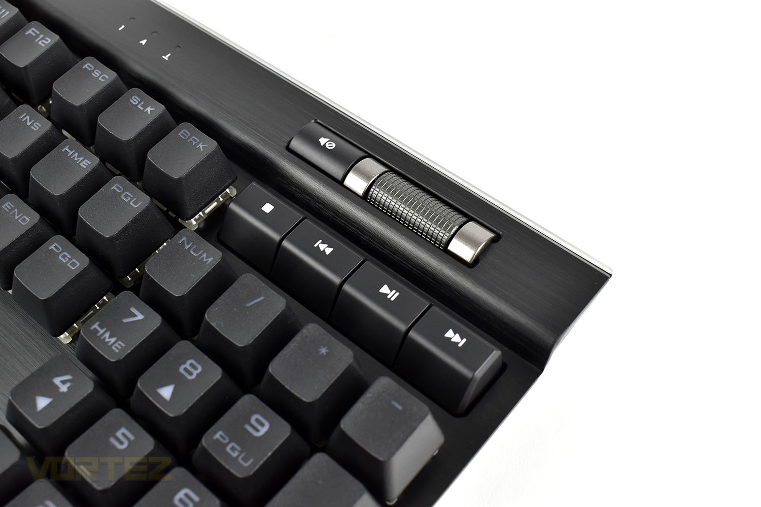 corsair_k95_rgb_platinum_xt_multimedia_keys.jpg
