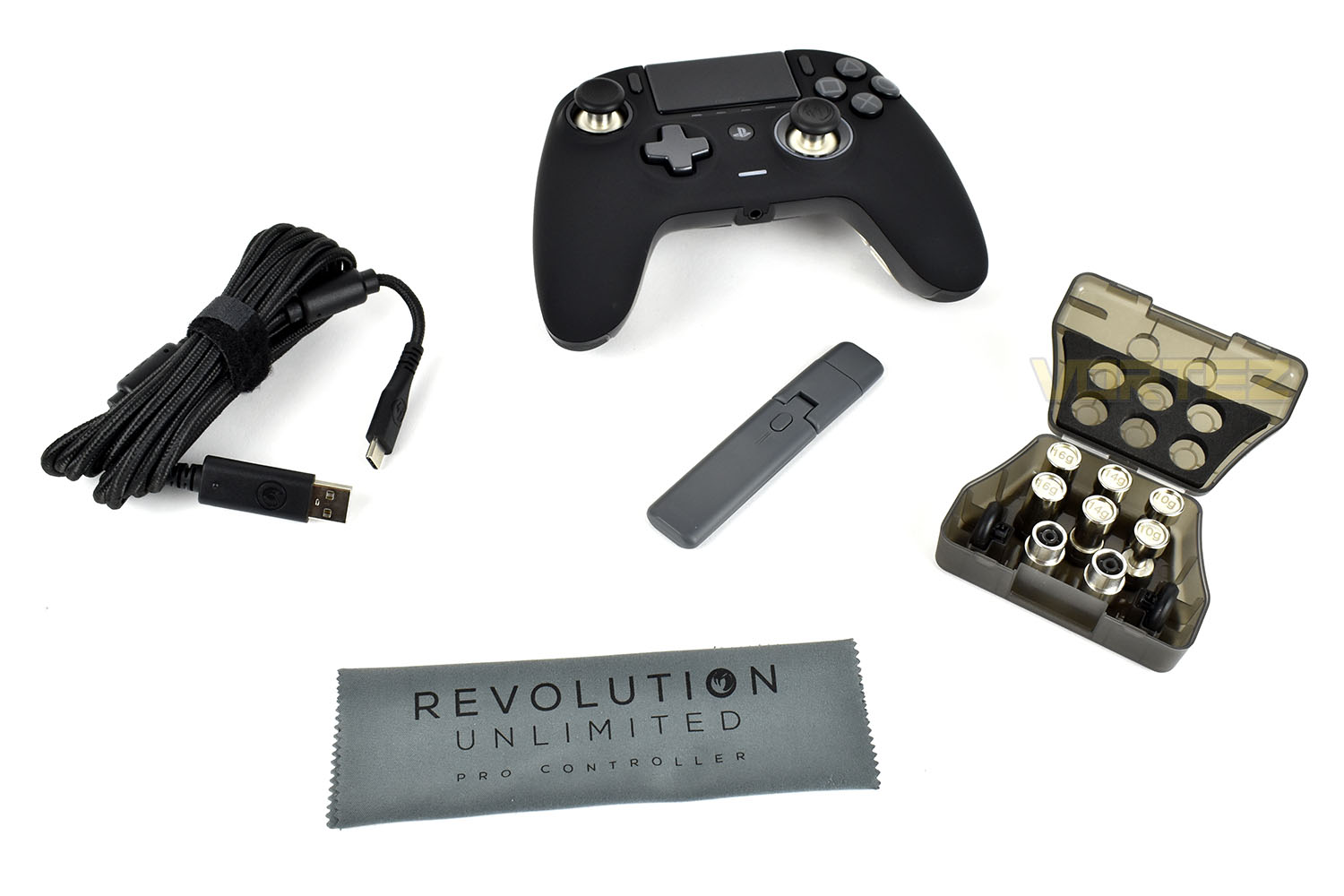 nacon_revolution_unlimited_bundle2.jpg