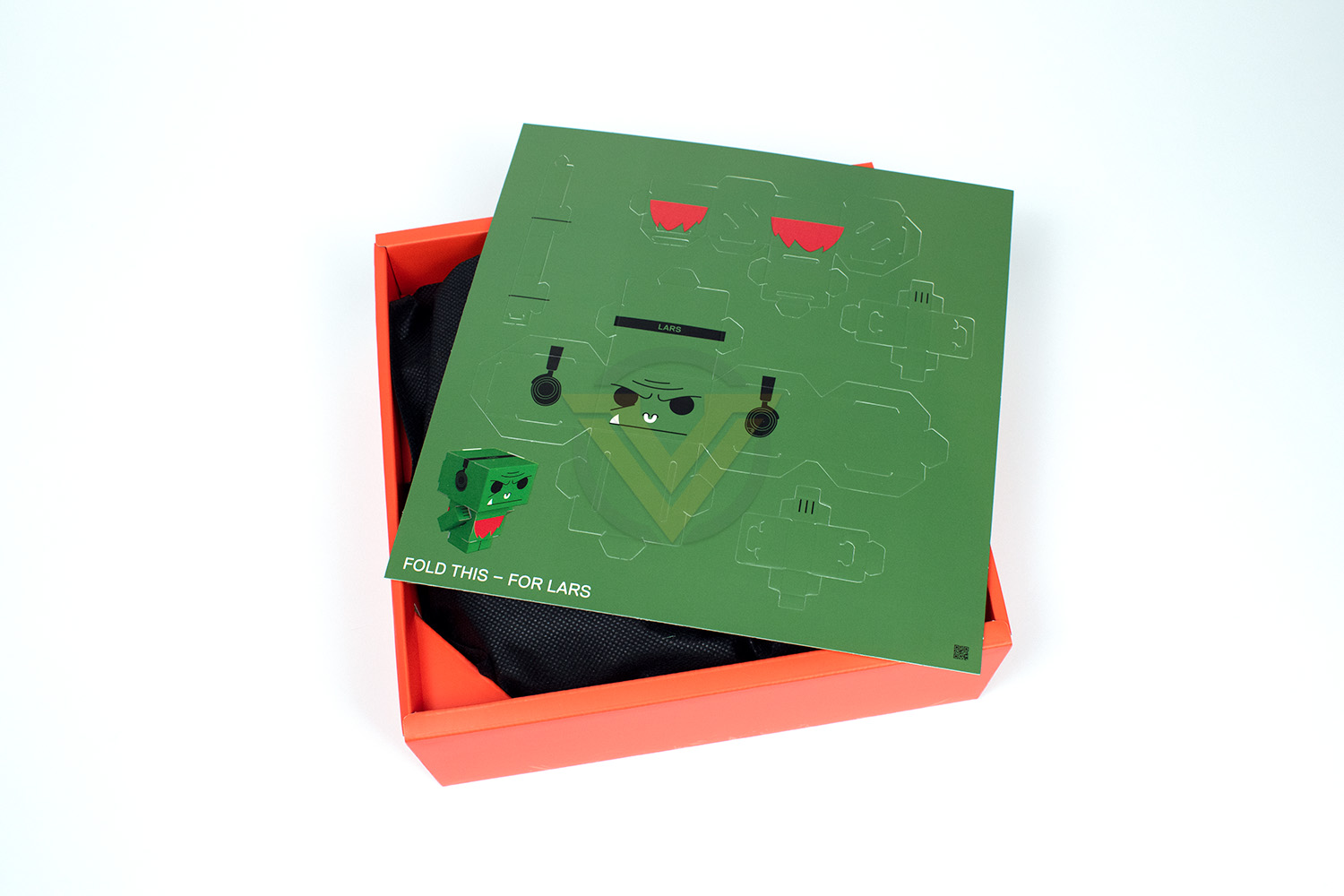 steelseries_arctis_nova_7_wireless_packaging_inside.jpg