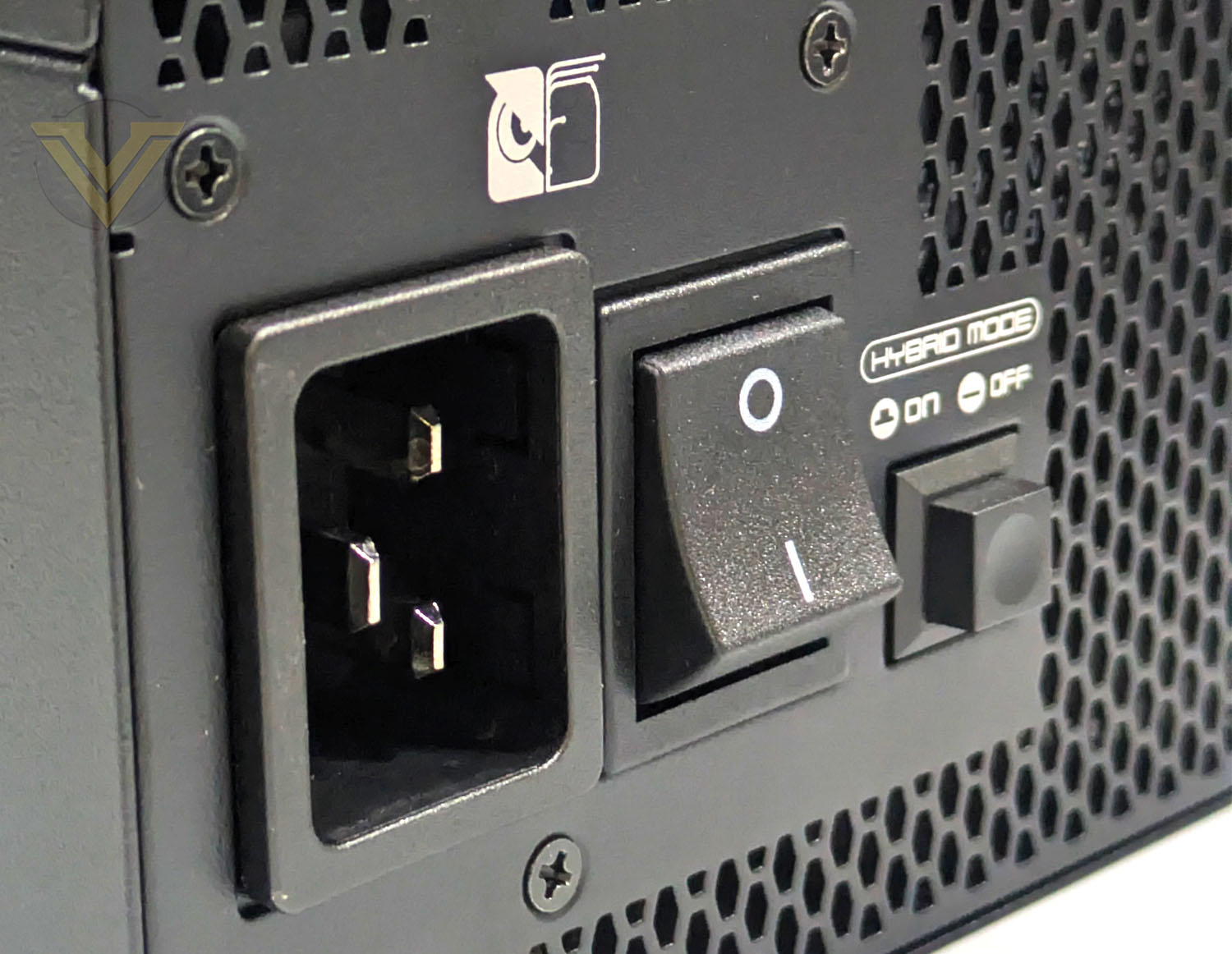 seasonic-prime-tx1600-noctua-edition-external-05.jpg