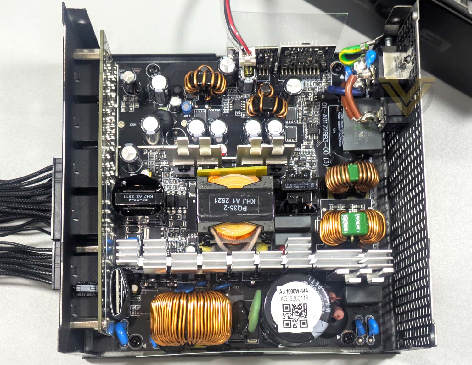 sama-g1000-psu-internal-01.jpg
