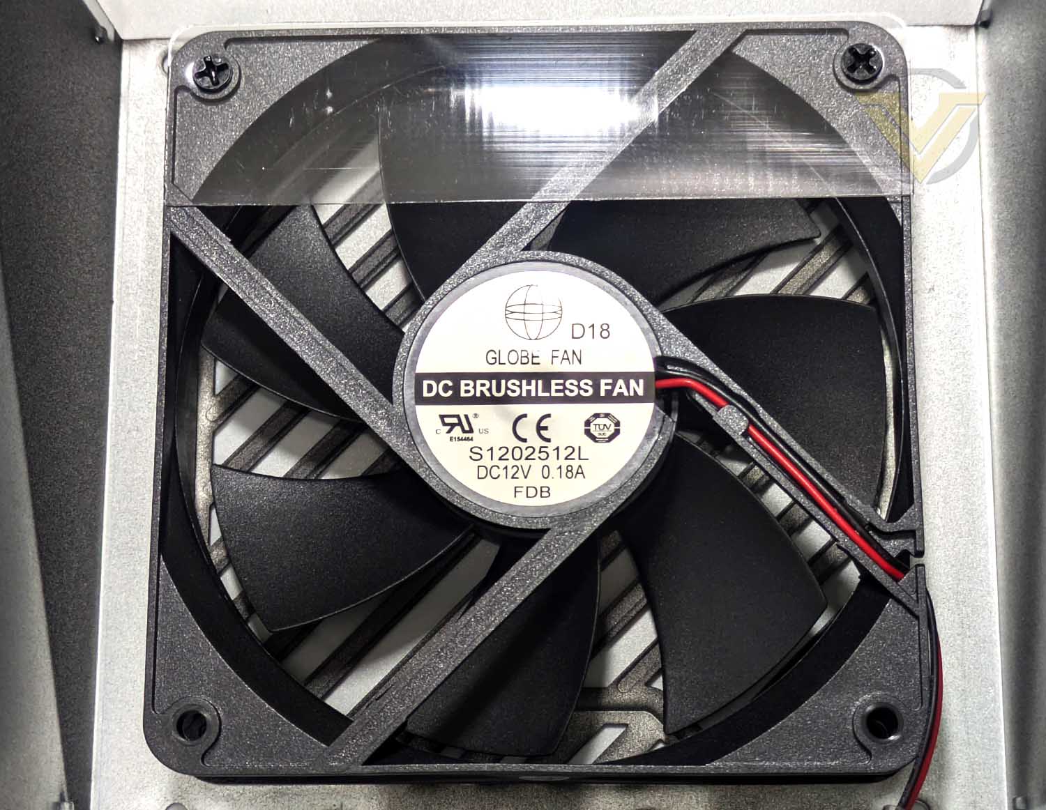 enermax-revolution-3-s-fan-s1202512l.jpg