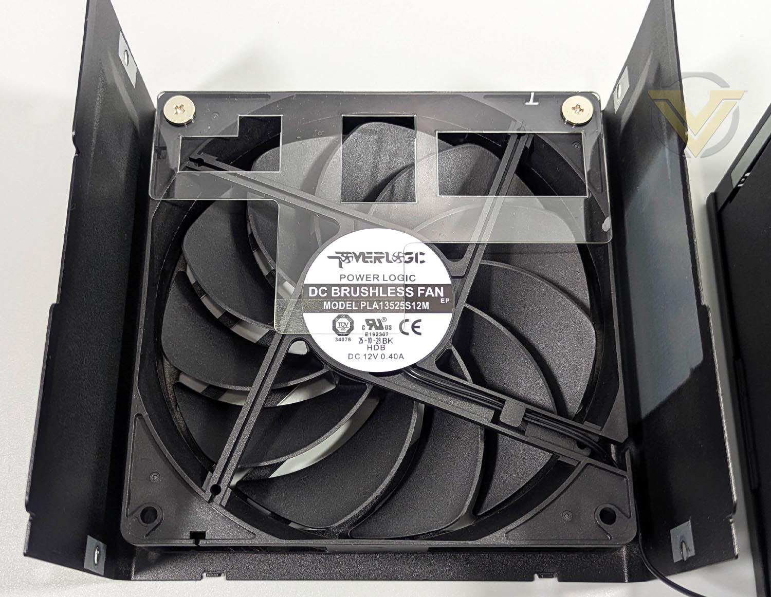 fsp-mega-gm-1000-fan.jpg