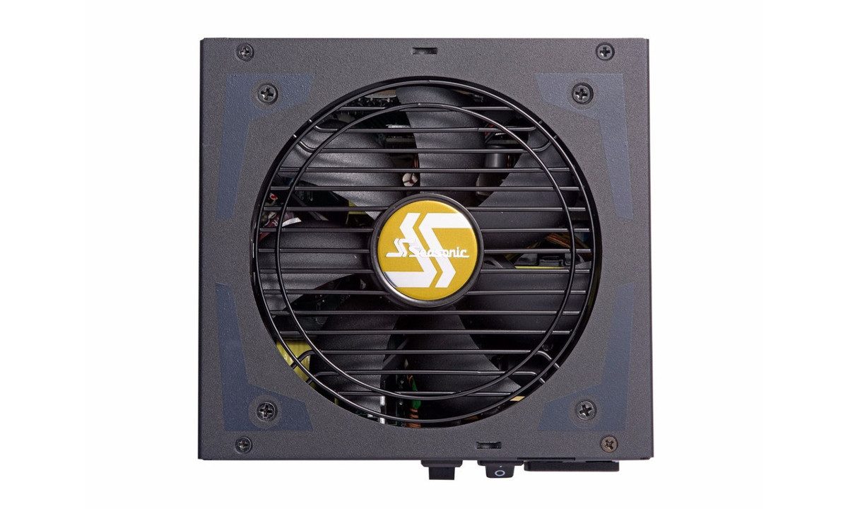 seasonic-focus-plus-1.jpg