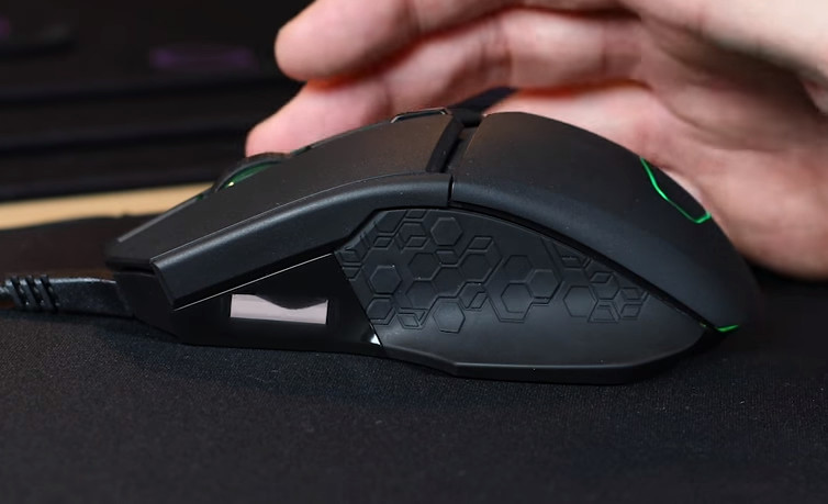 cooler-master-mm830-mmo-gaming-mouse.jpg