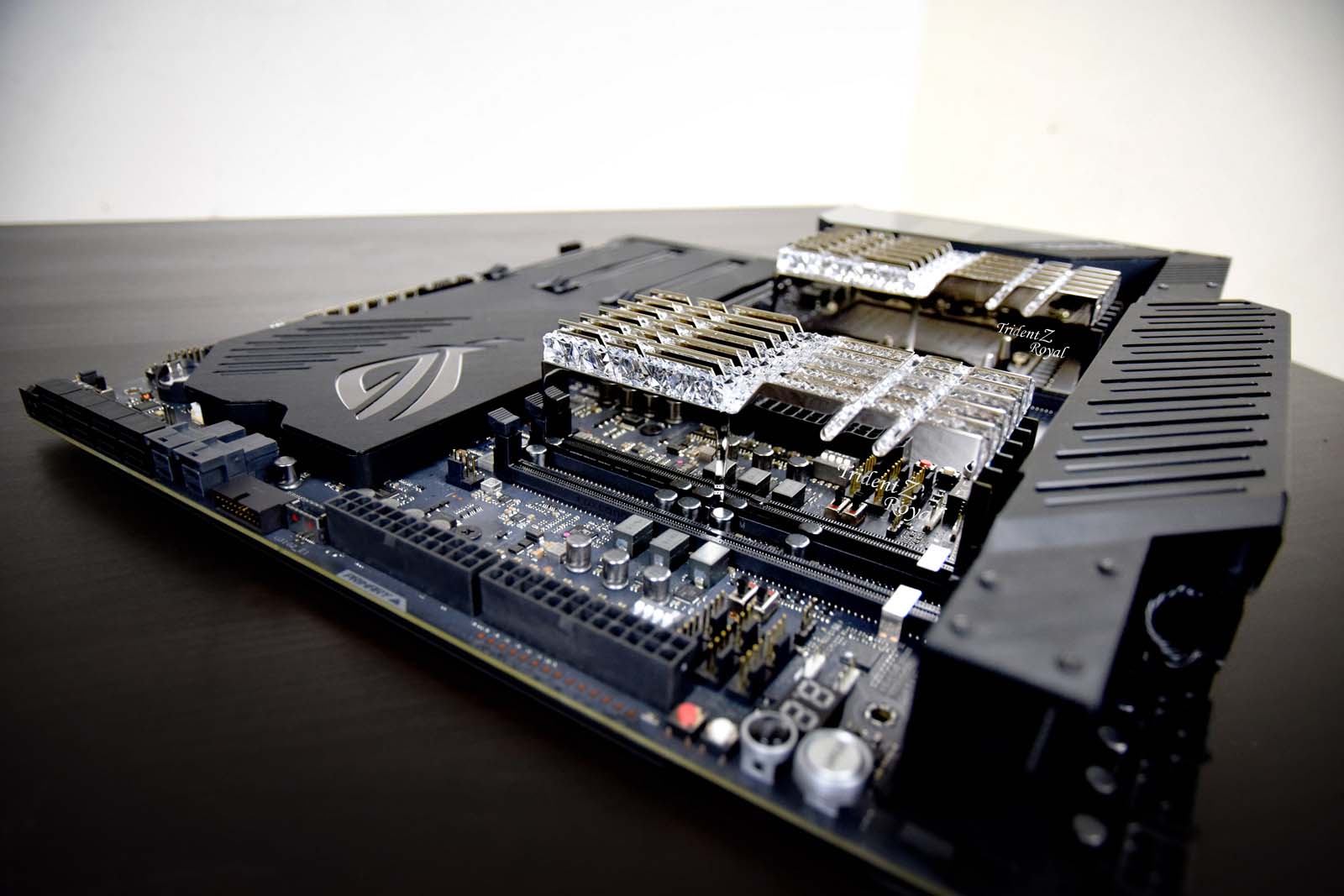 gskill-trident-z-royal-hexachannel.jpg