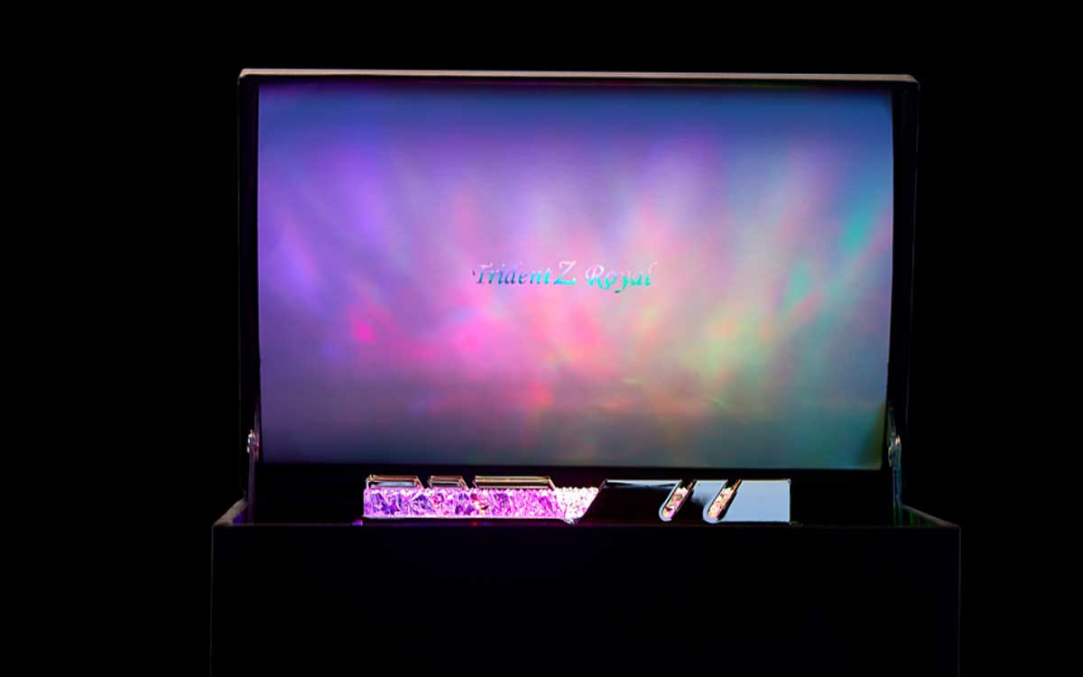 gskill_trident_z_royal_display_box.jpg