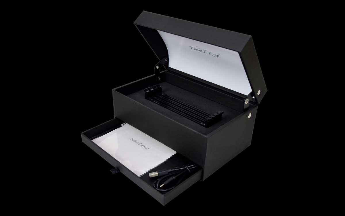 gskill_trident_z_royal_display_box_bundle.jpg