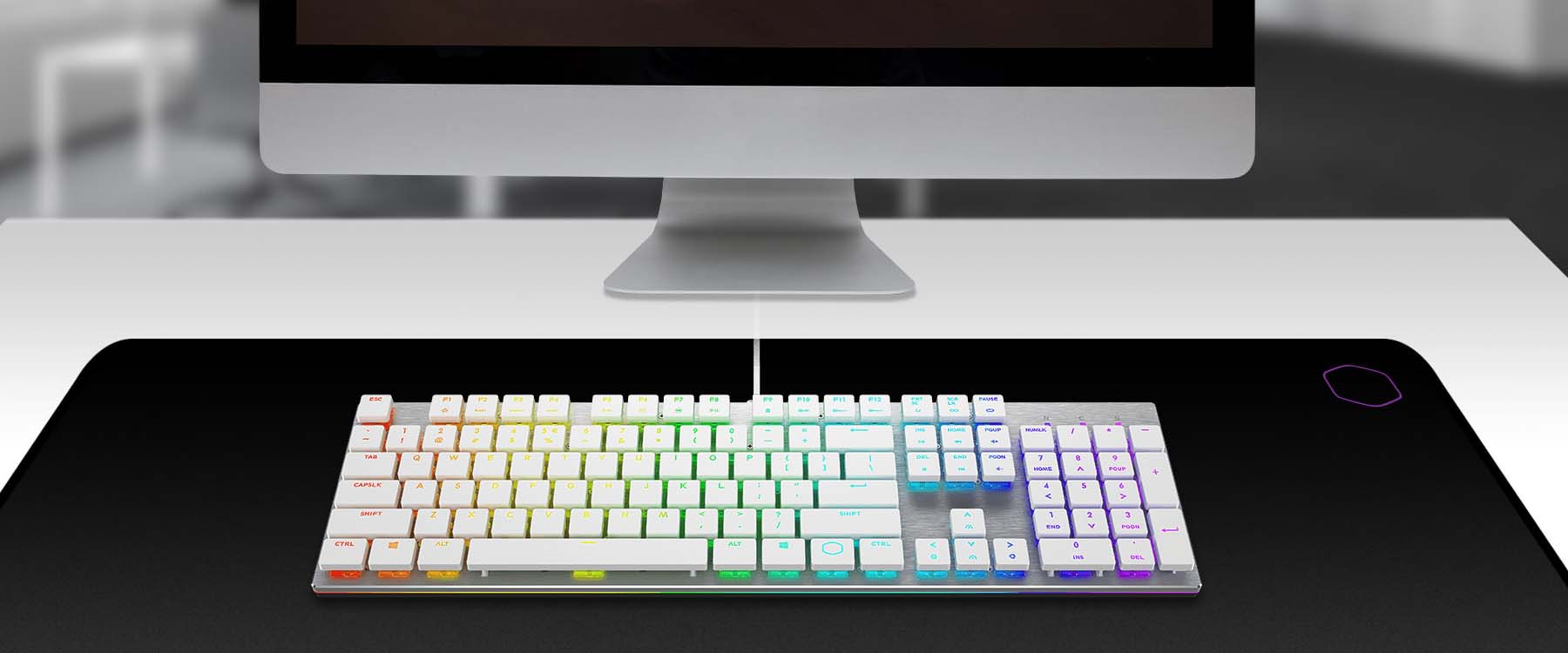 cooler_master_sk650_white_limited_edition_keyboard.jpg