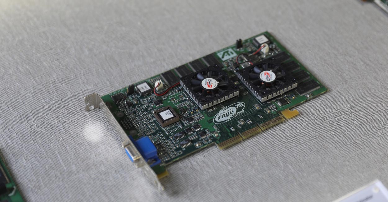 ati-rage-maxx-pro-gpu.jpg